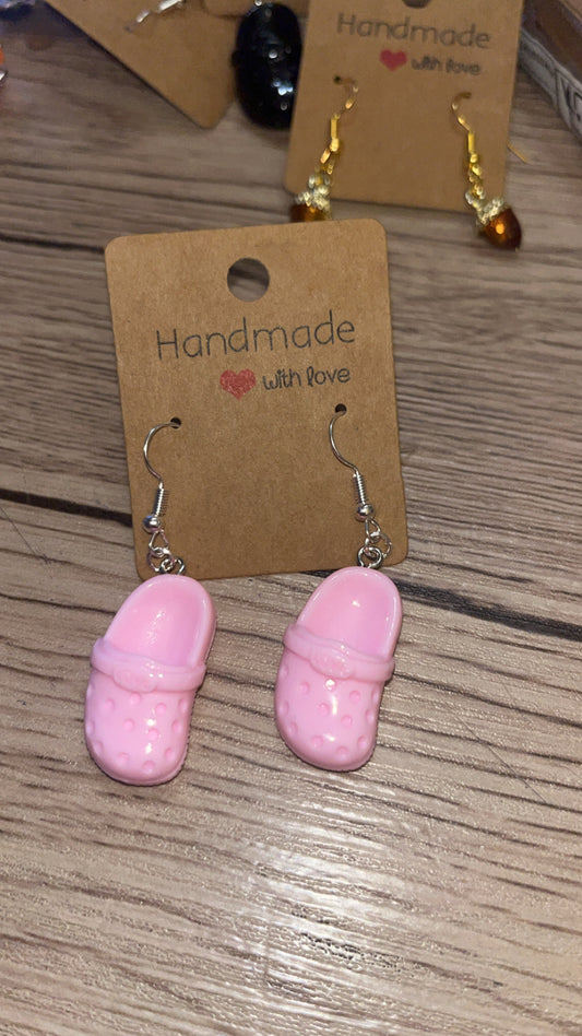 Boucle d’oreille « Crocs rose »
