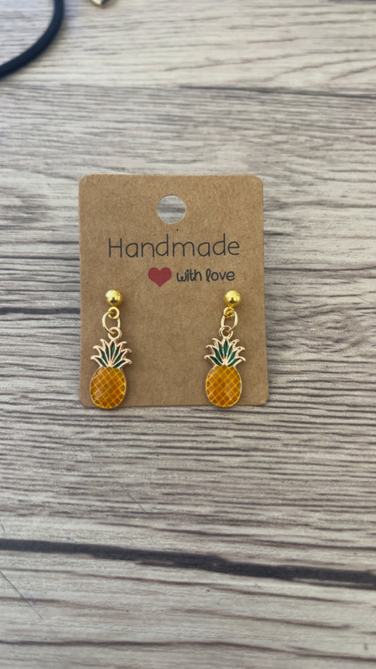 Boucle d’oreille courte Ananas