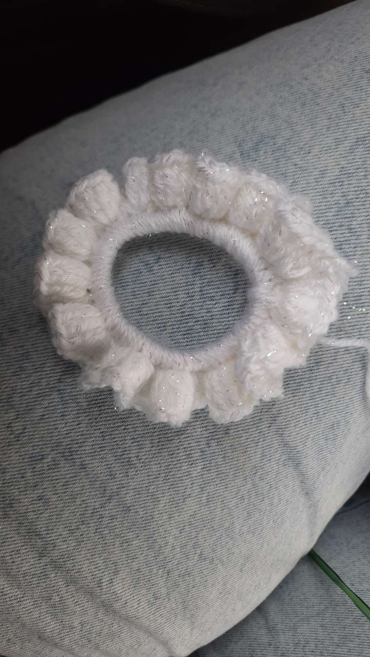 PRECOMMANDE Grand chouchou en laine acrylique au crochet –Un petit chouchou offert, coloris au choix