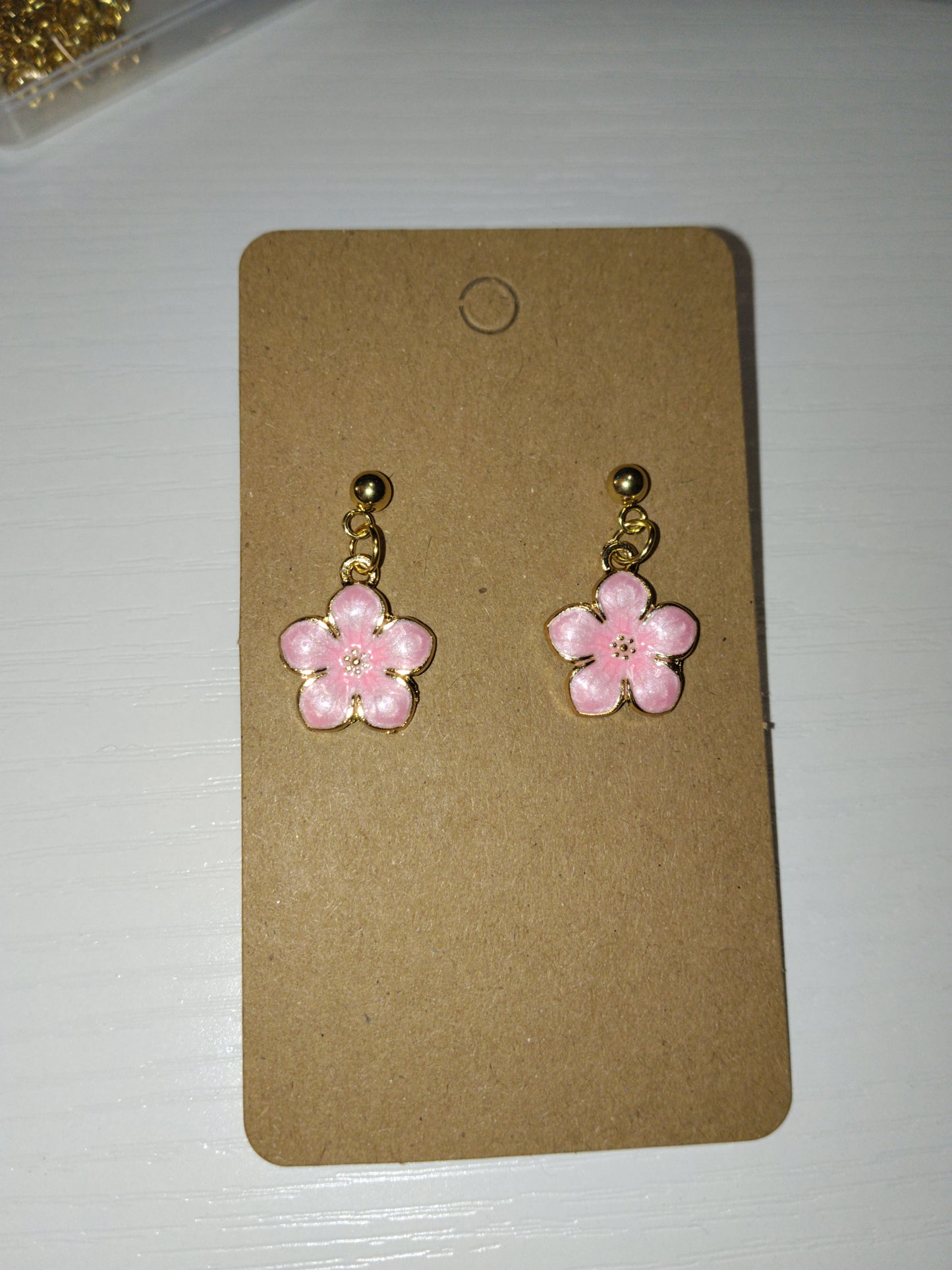 Boucle d'oreille fleur de tiarée