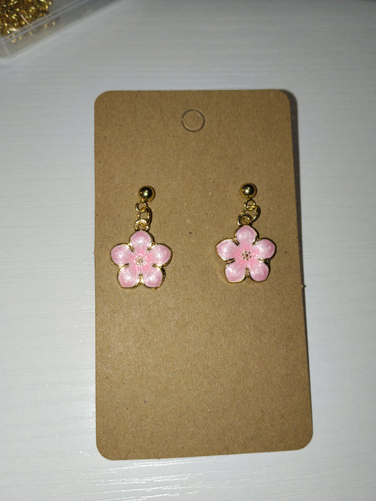 Boucle d'oreille fleur de tiarée