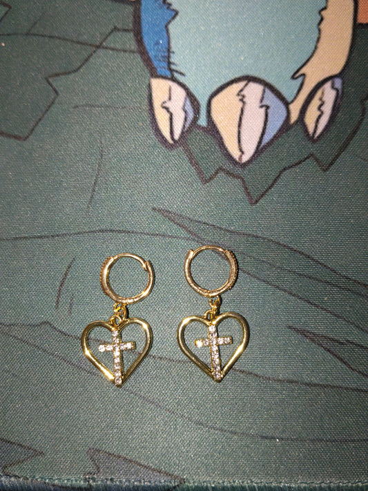 Boucle d'oreille croix en coeur